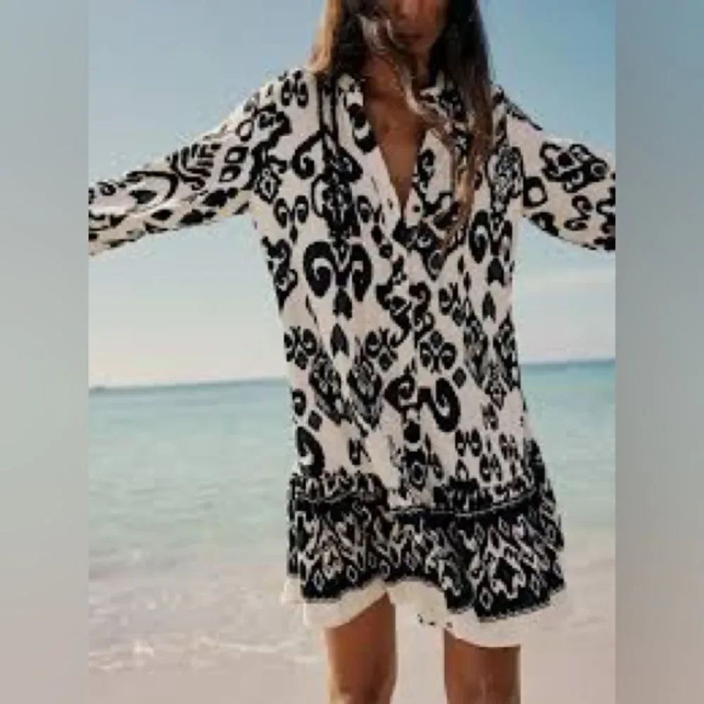Zara Blqck and White Patterned Dress